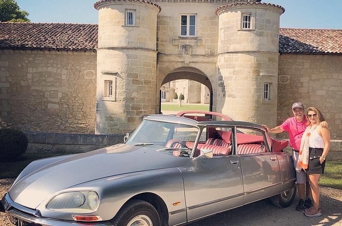 Médoc luxury wine tour aboard a Citroën DS Limousine Convertible